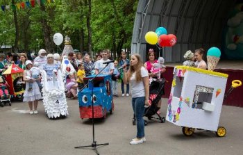 Парад детских колясок